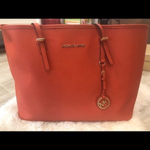 Michael Kors Jet Set Large Saffiano Carryall Tote
